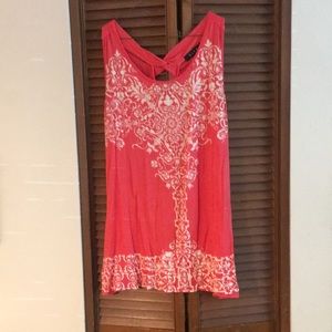 Patterned sleeveless blouse